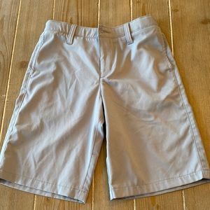 Under Armor boys size 10 gray golf shorts